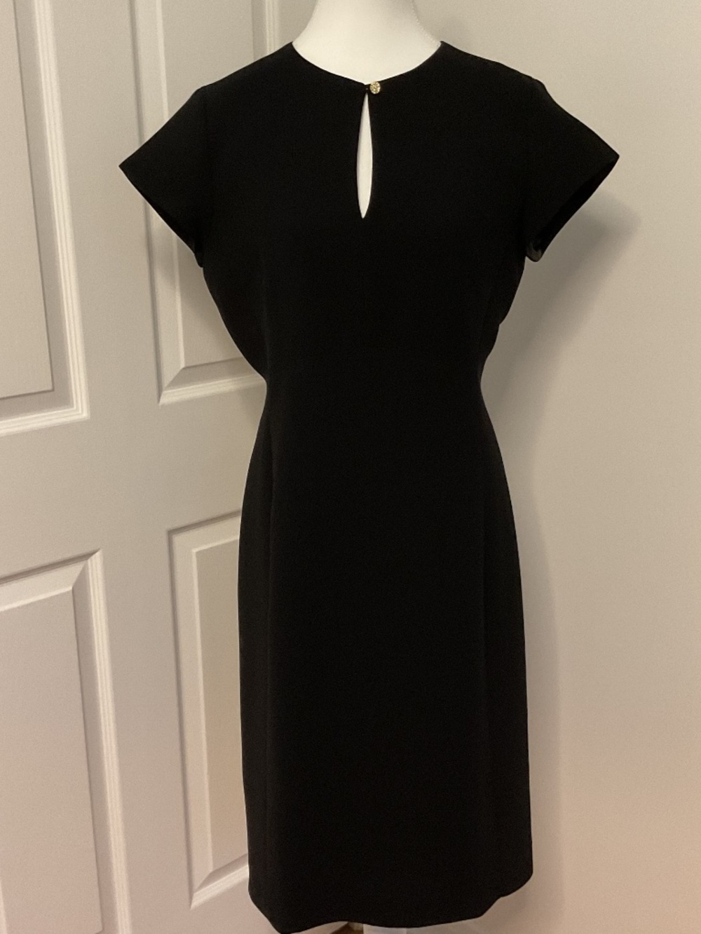 ⭐️Evan Picone Black Short/Cap Sleeve Dress - size 6